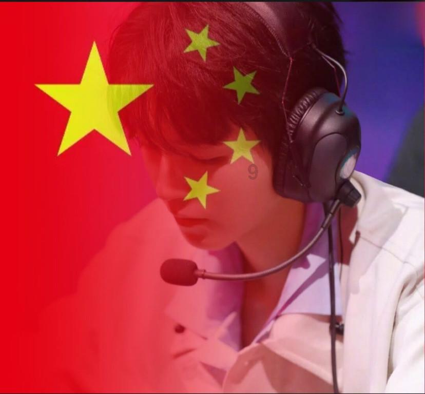 一双眼睛征服全世界，多年后，摄影师再次见到她，简直不敢相信