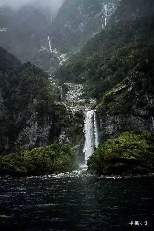 逃出白海豹洞